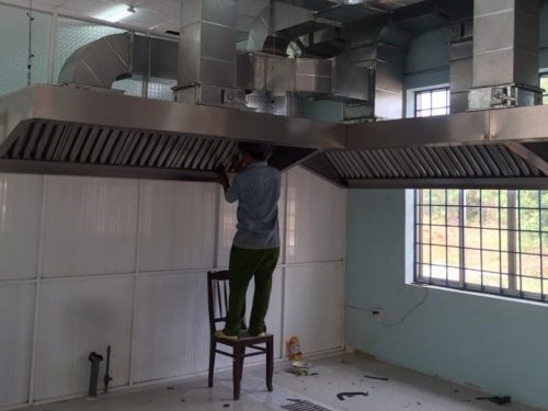 Sử dụng máy hút khói khử mùi